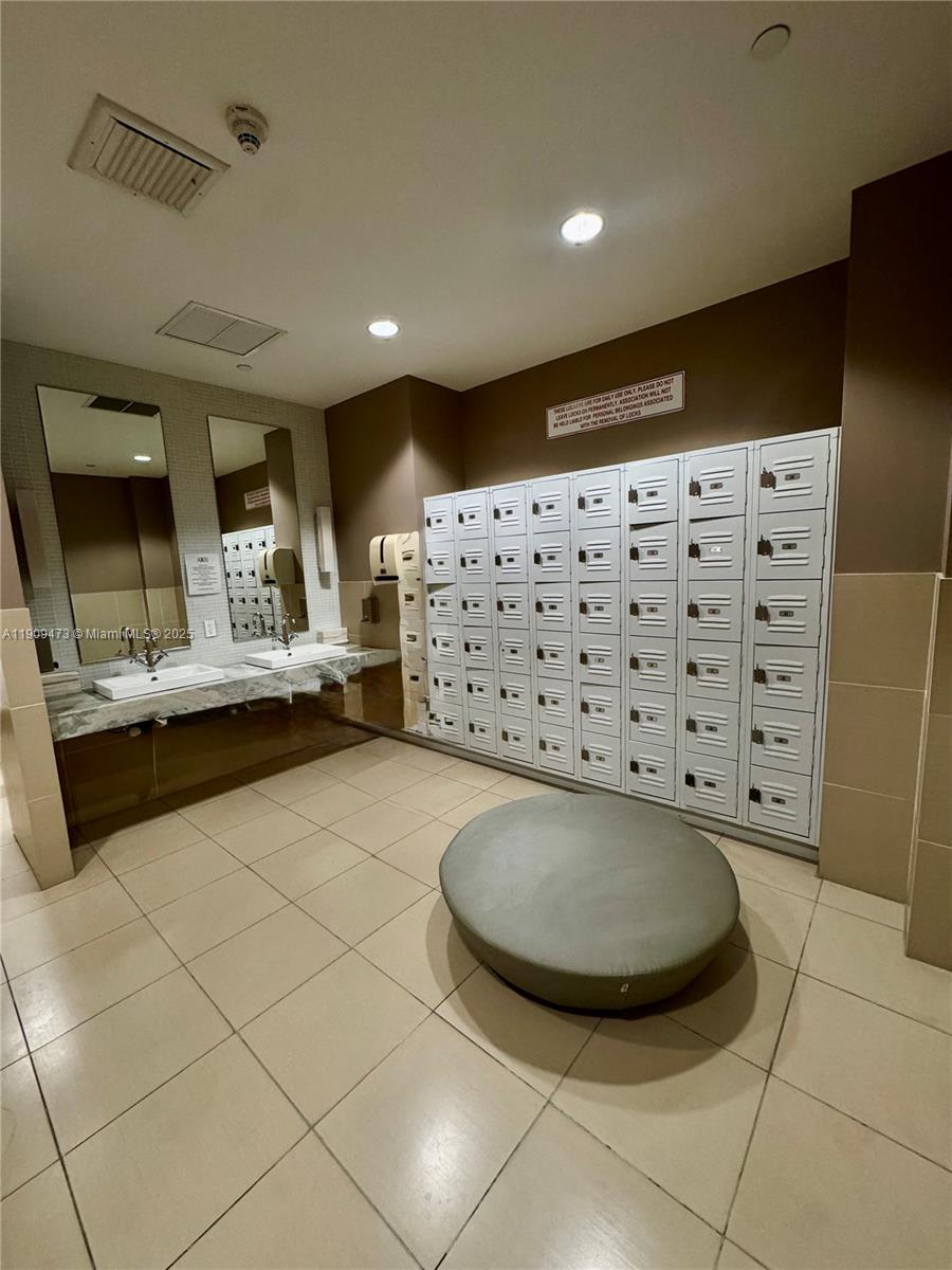 AXIS ON BRICKELL CONDO - Residential