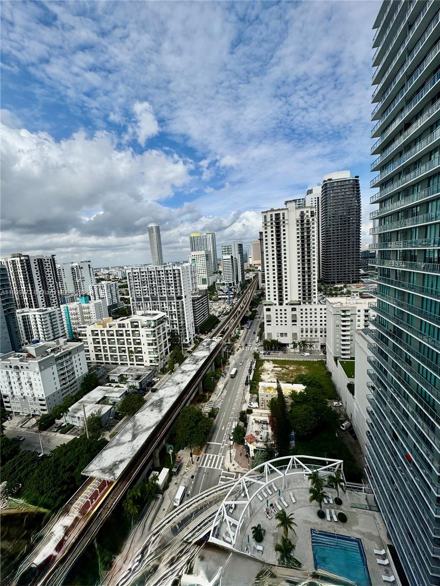 AXIS ON BRICKELL CONDO - Residential