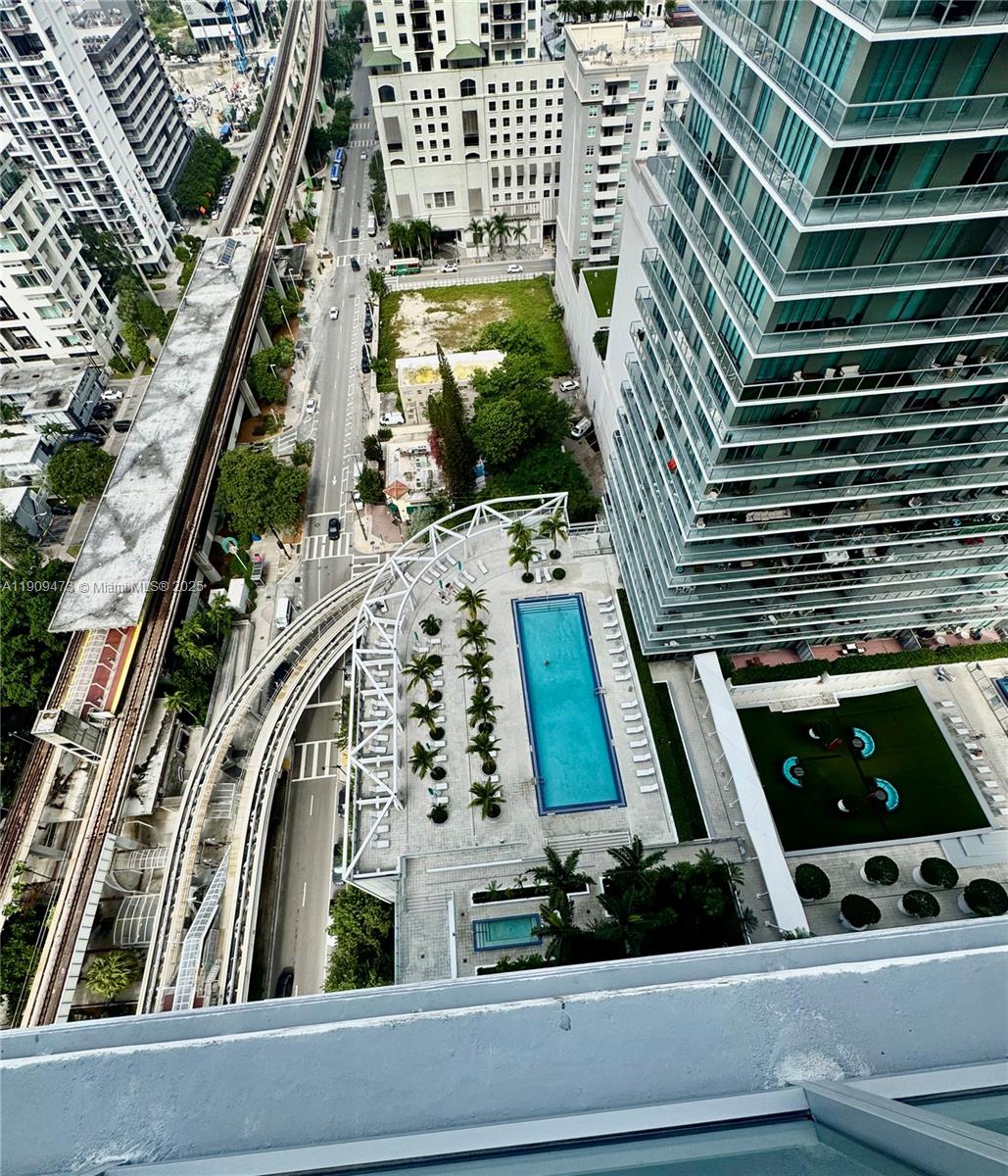 AXIS ON BRICKELL CONDO - Residential