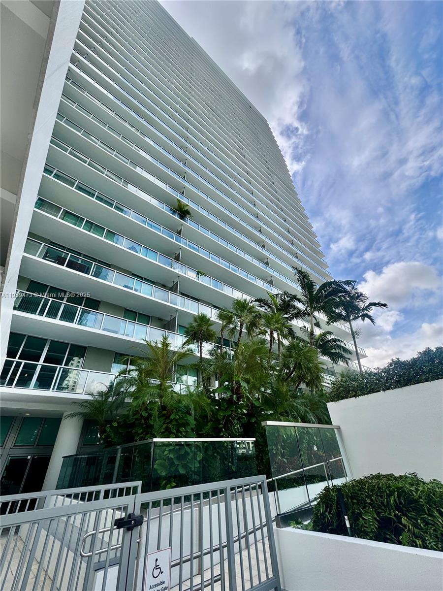 AXIS ON BRICKELL CONDO - Residential