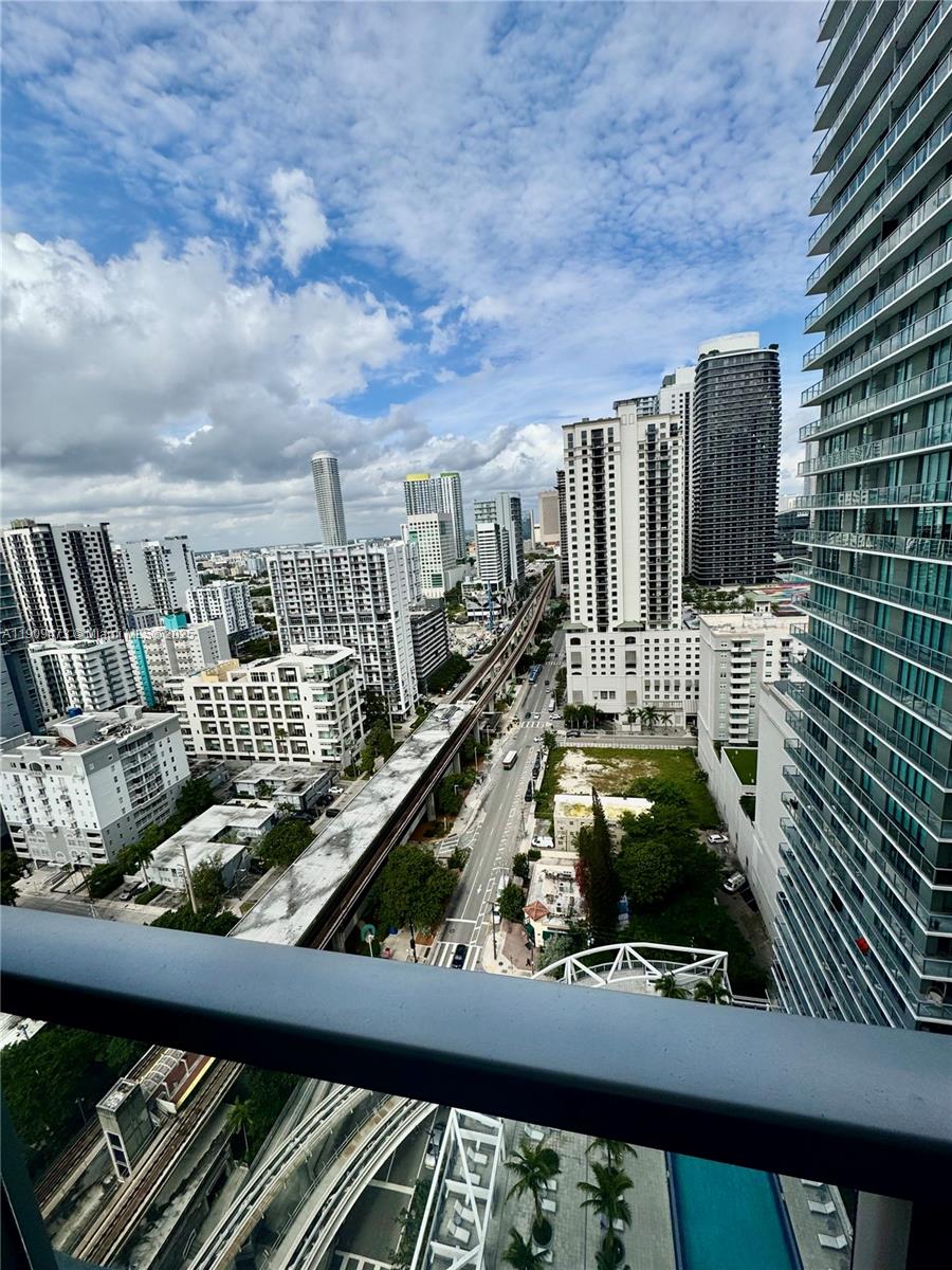 AXIS ON BRICKELL CONDO - Residential