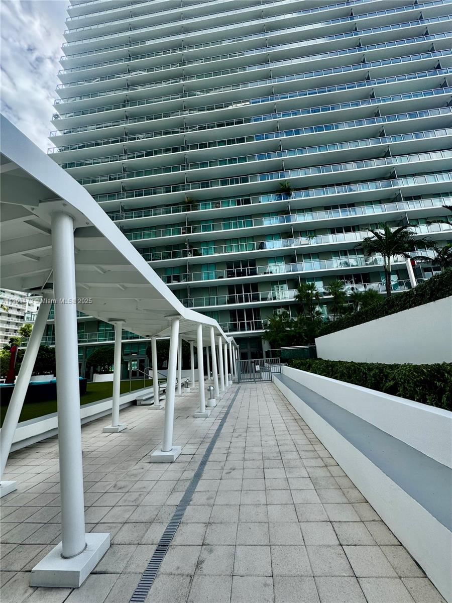 AXIS ON BRICKELL CONDO - Residential