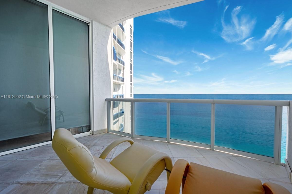16001 Collins Ave 3806