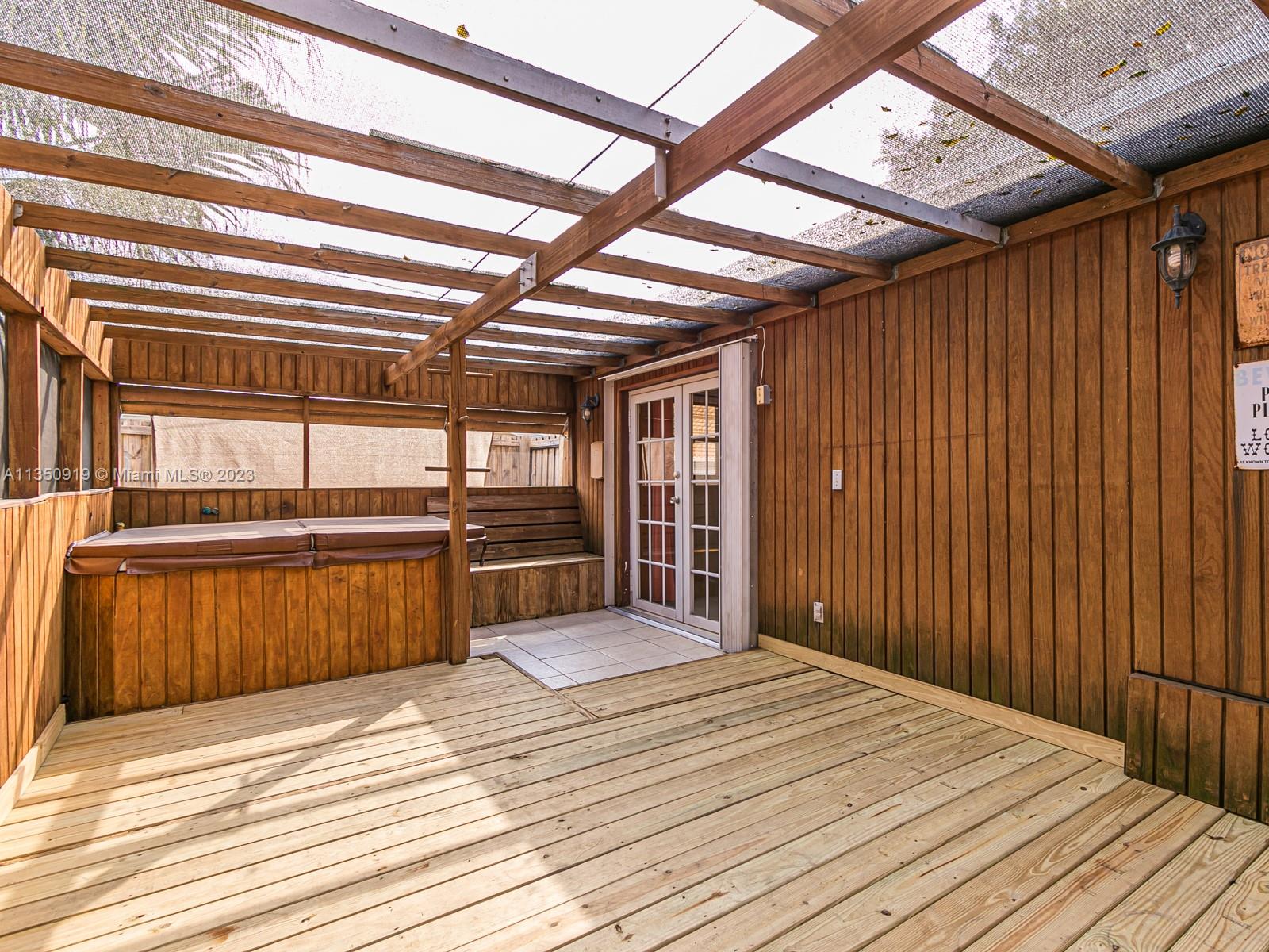 HERITAGE HOMES - Residential