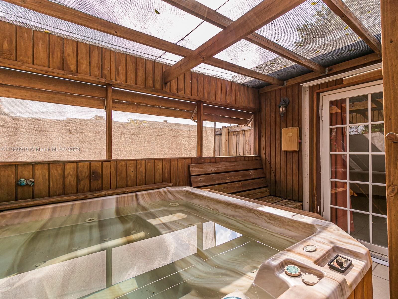 HERITAGE HOMES - Residential