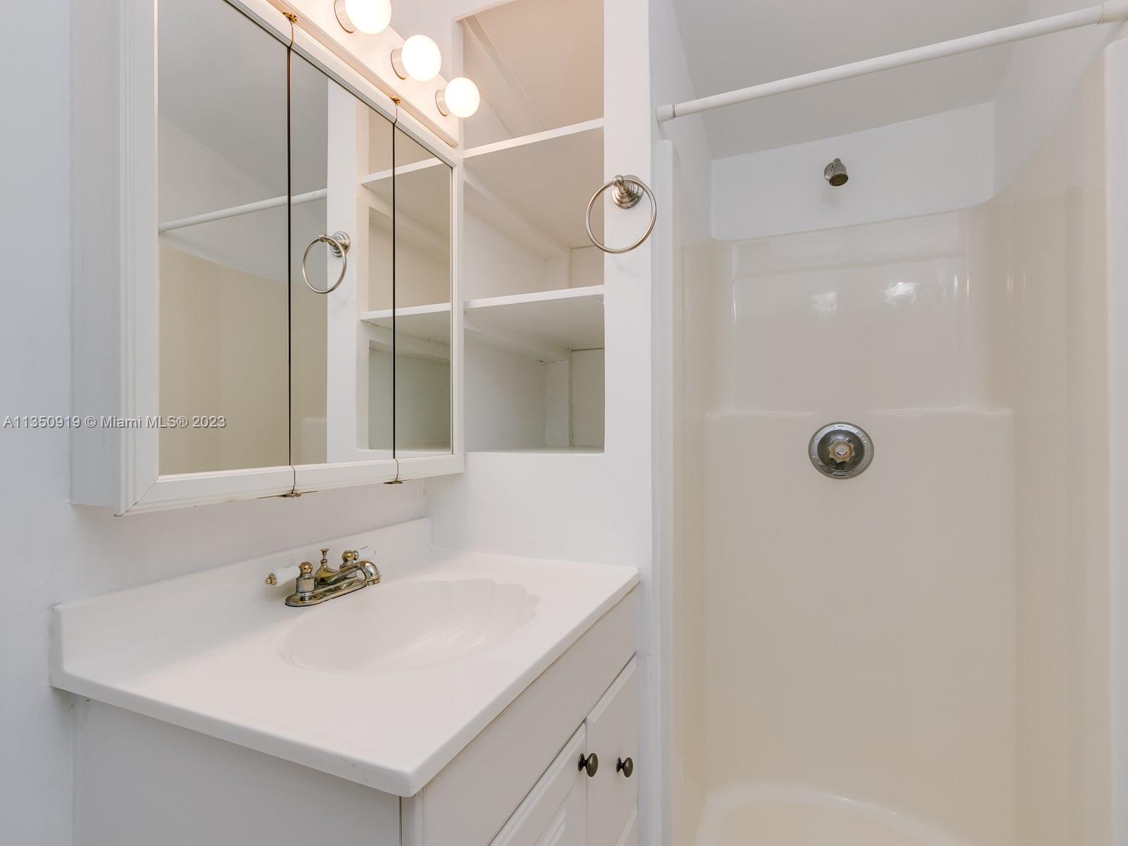 HERITAGE HOMES - Residential