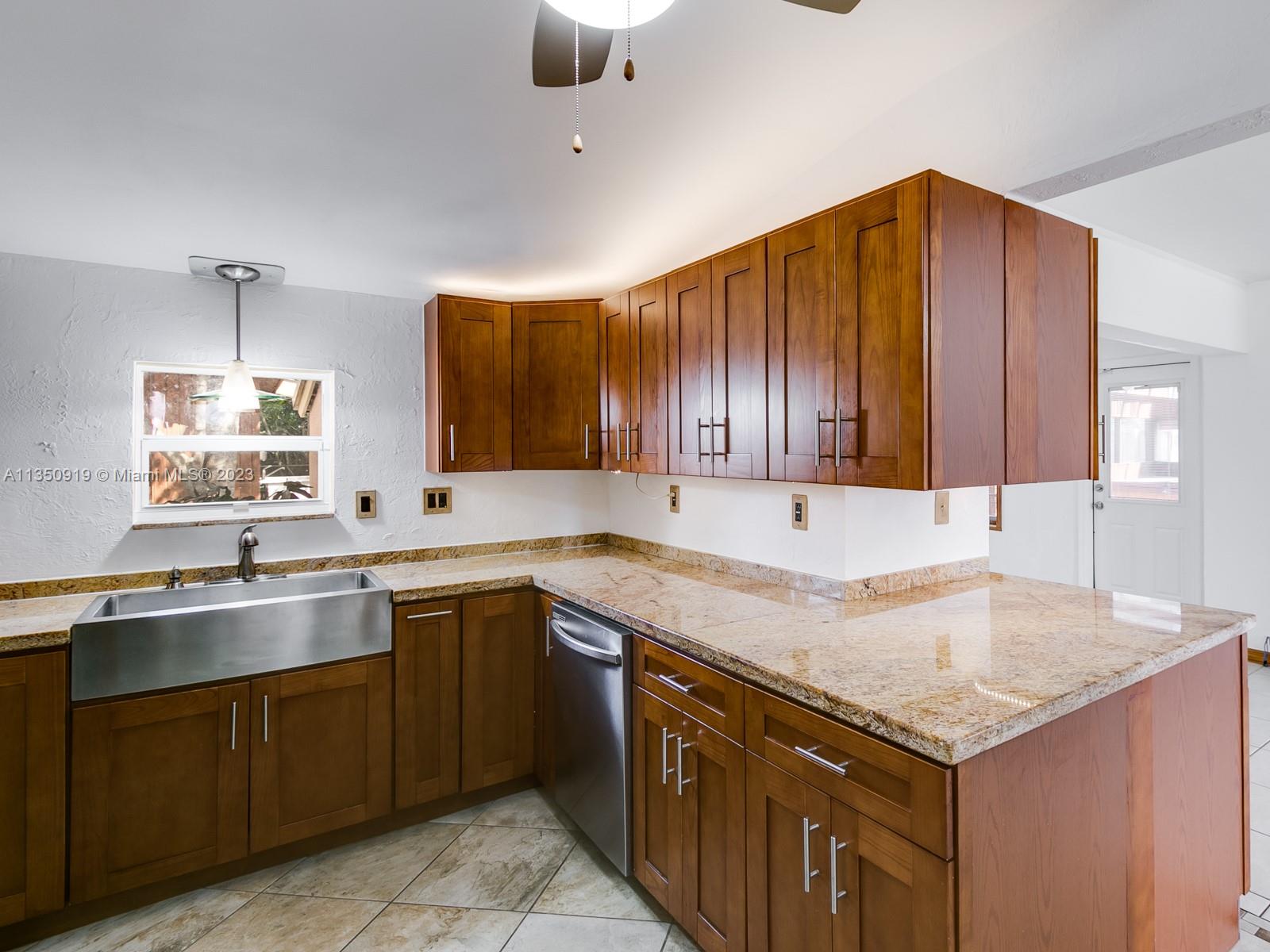 HERITAGE HOMES - Residential