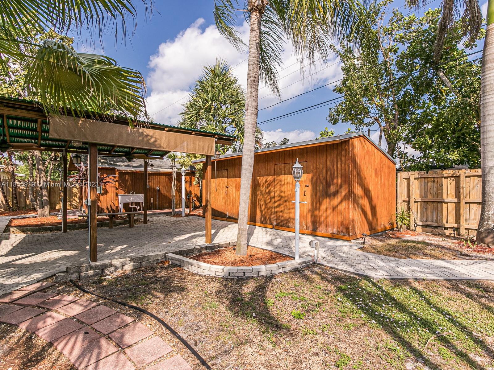 HERITAGE HOMES - Residential