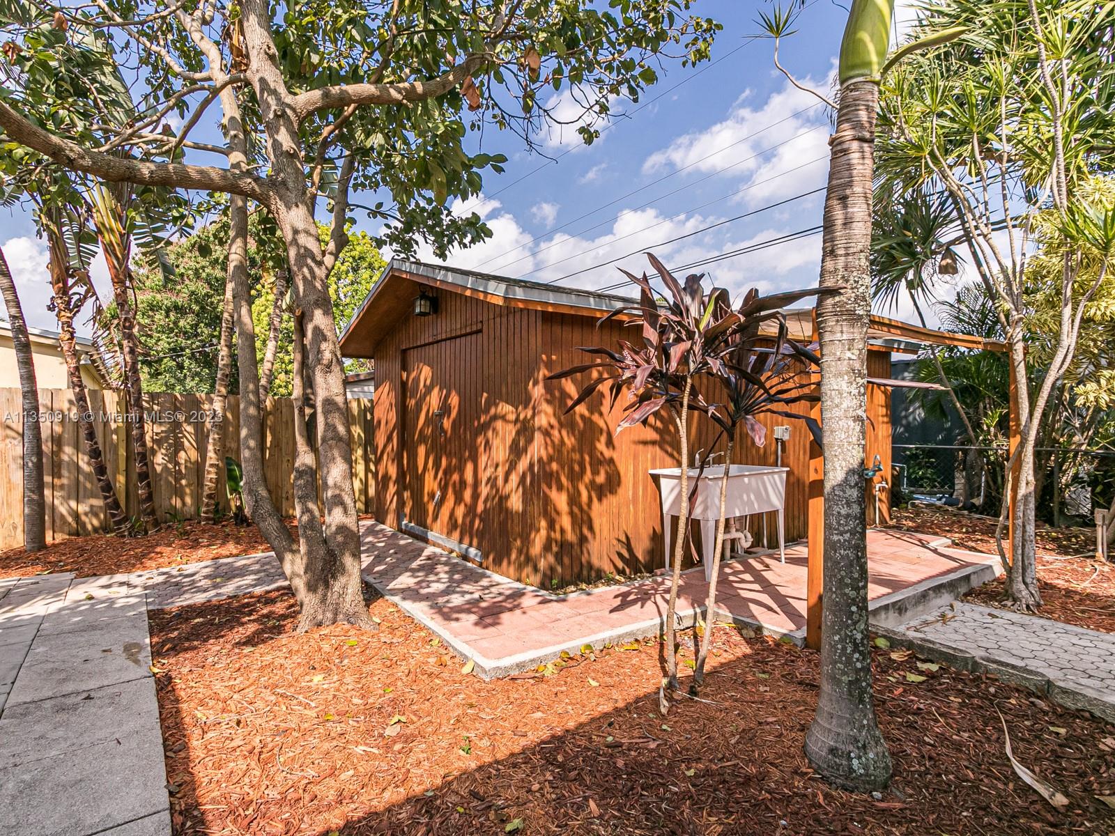 HERITAGE HOMES - Residential