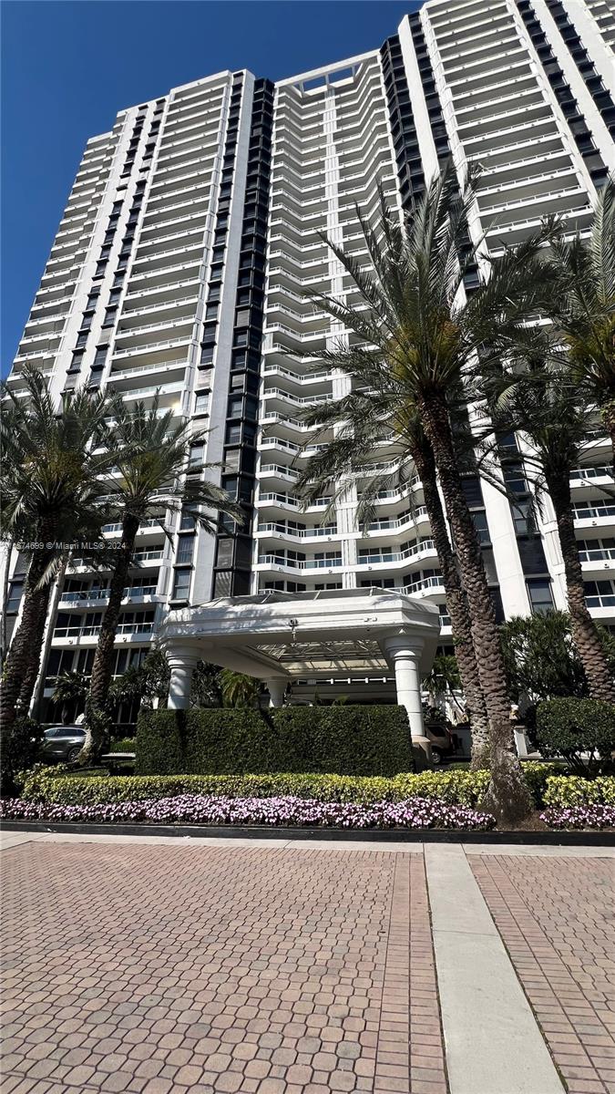 Property for Sale at 21205 Yacht Club Dr 3204, Aventura, Miami-Dade County, Florida - Bedrooms: 2 
Bathrooms: 2  - $620,000