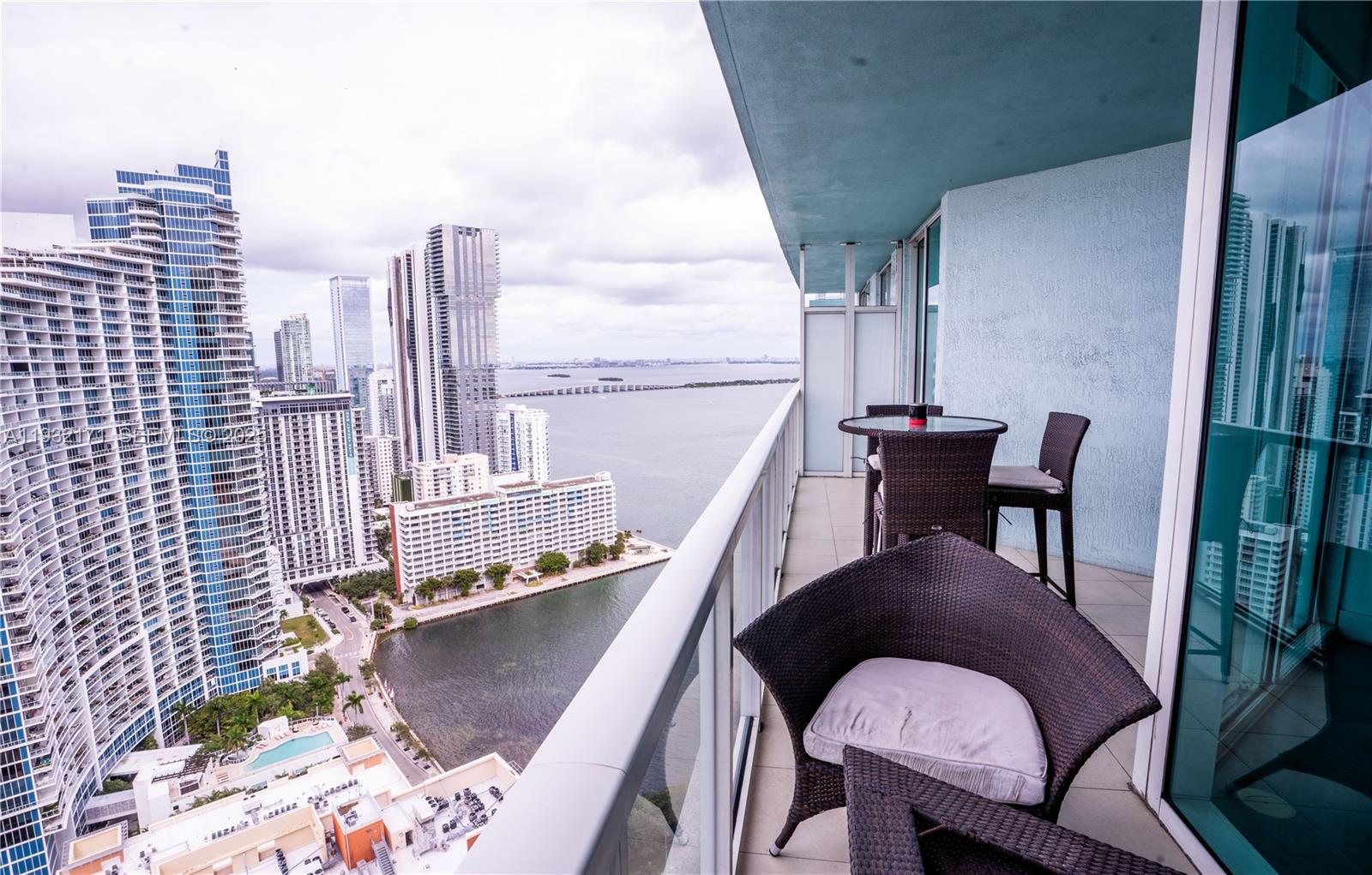 QUANTUM ON THE BAY CONDO - Residential