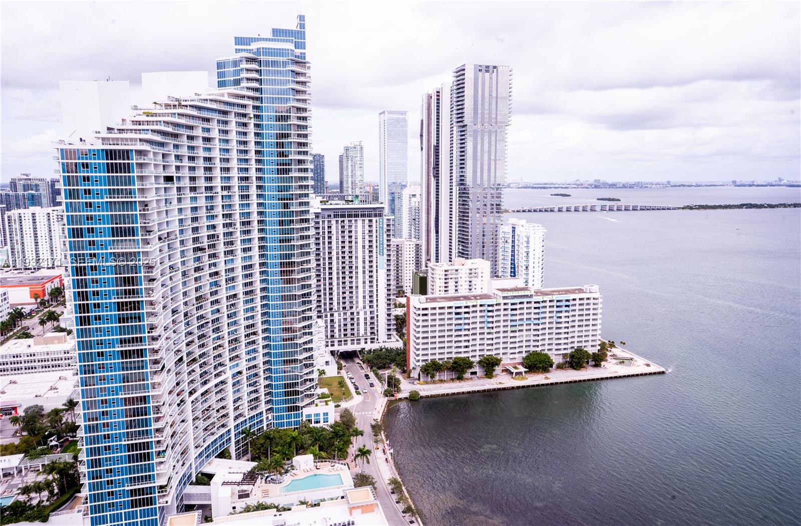 QUANTUM ON THE BAY CONDO - Residential