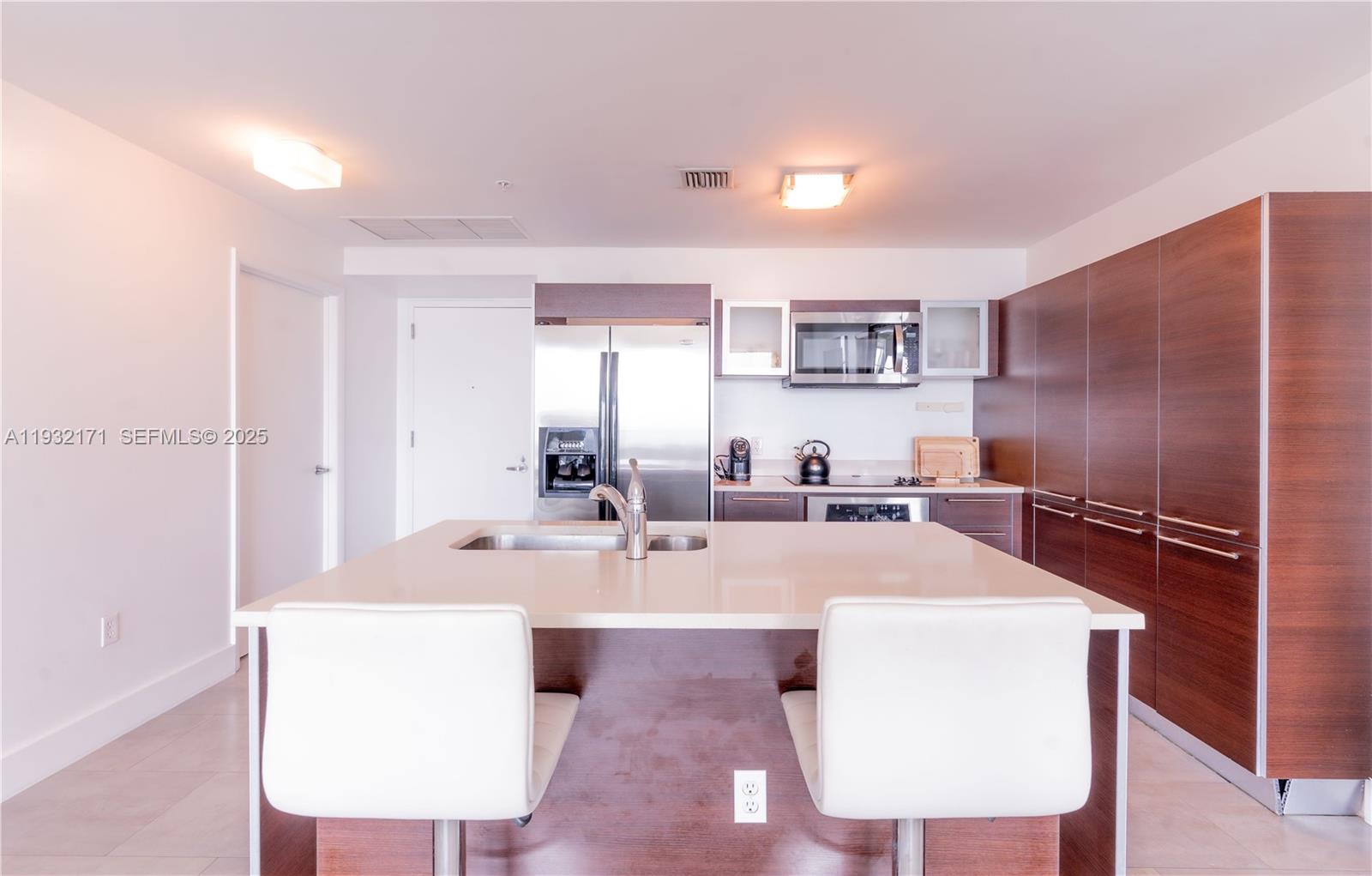 QUANTUM ON THE BAY CONDO - Residential