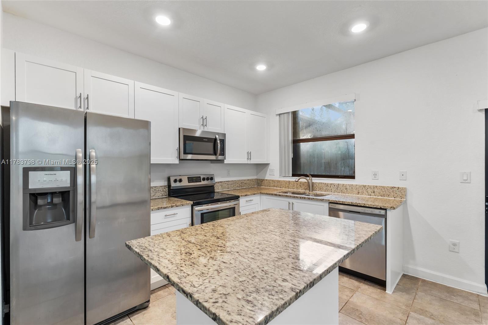VIA VENTURA NEIGHBORHOOD - Residential