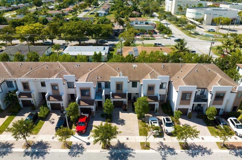 VIA VENTURA NEIGHBORHOOD - Residential
