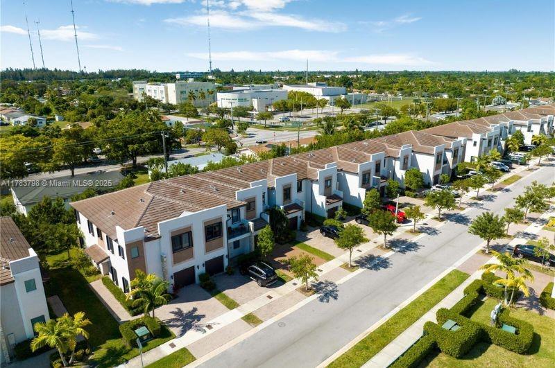 VIA VENTURA NEIGHBORHOOD - Residential