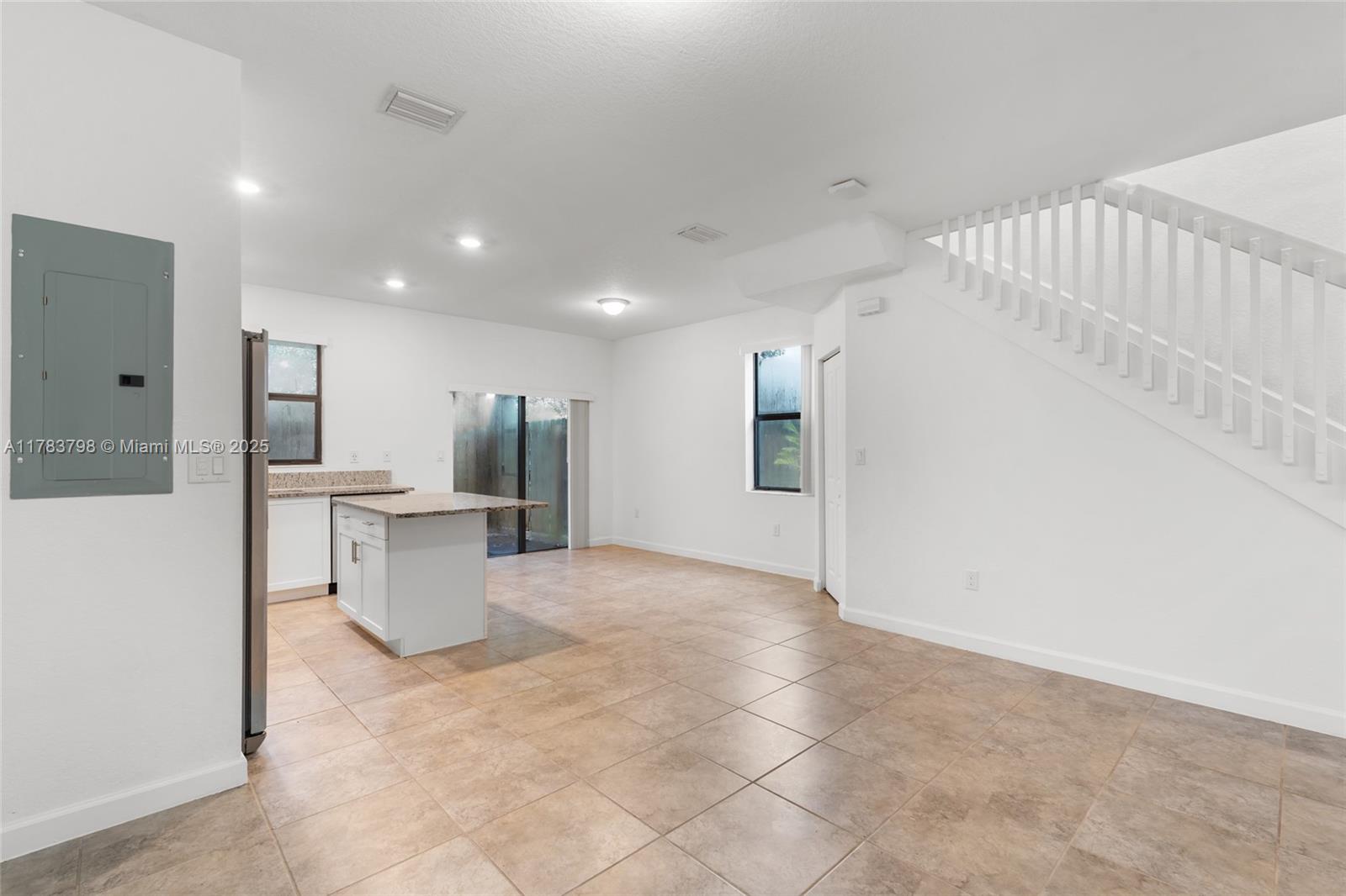 VIA VENTURA NEIGHBORHOOD - Residential