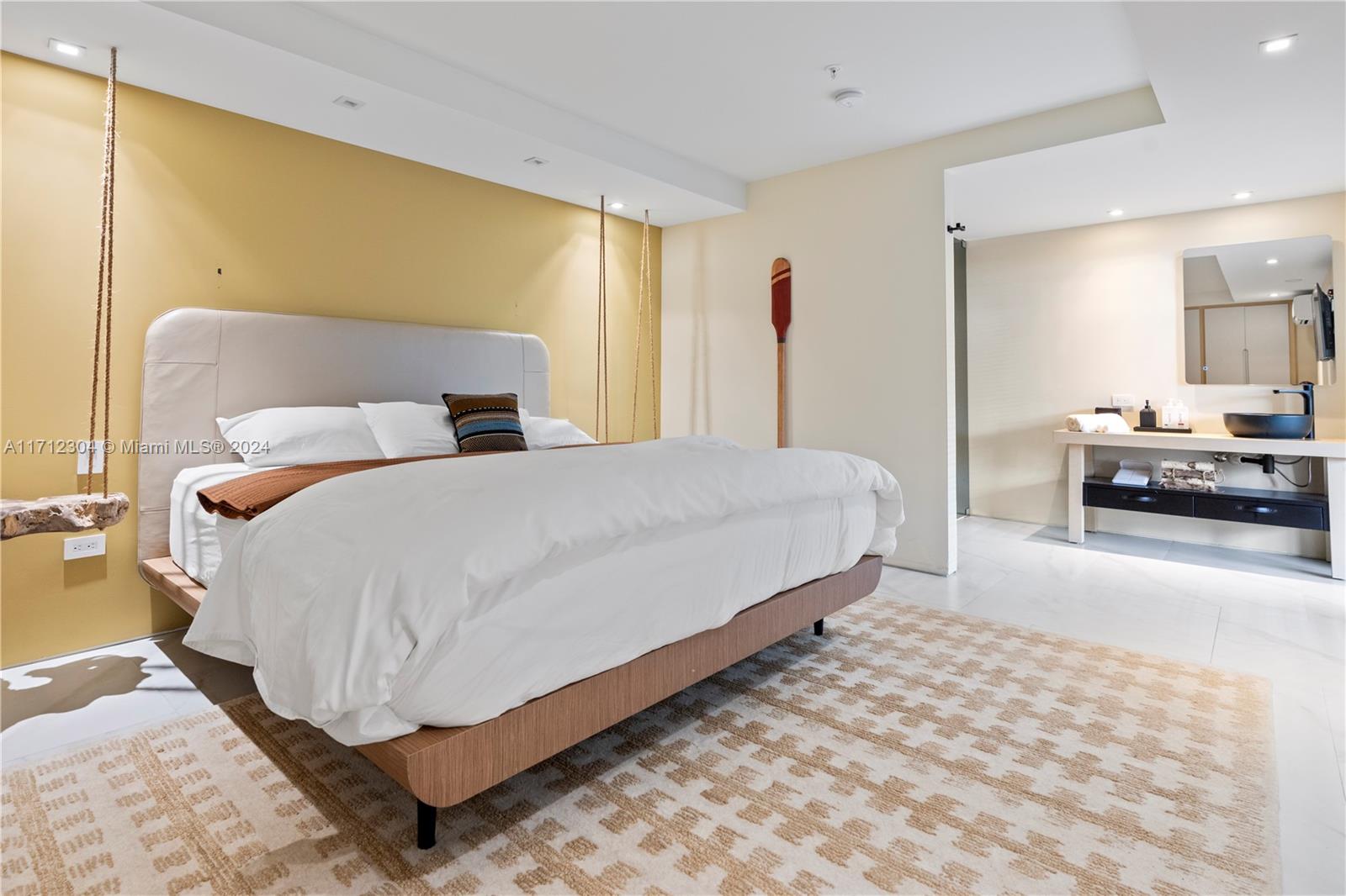 PARAISO BAY CONDO - Residential