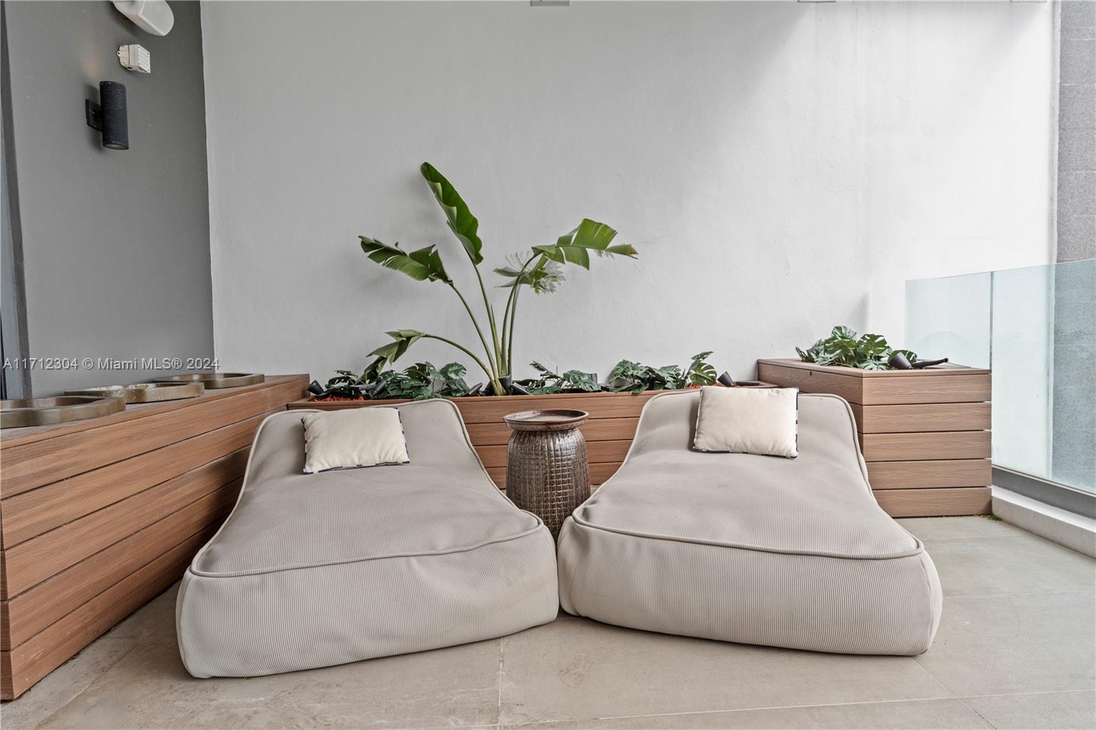 PARAISO BAY CONDO - Residential