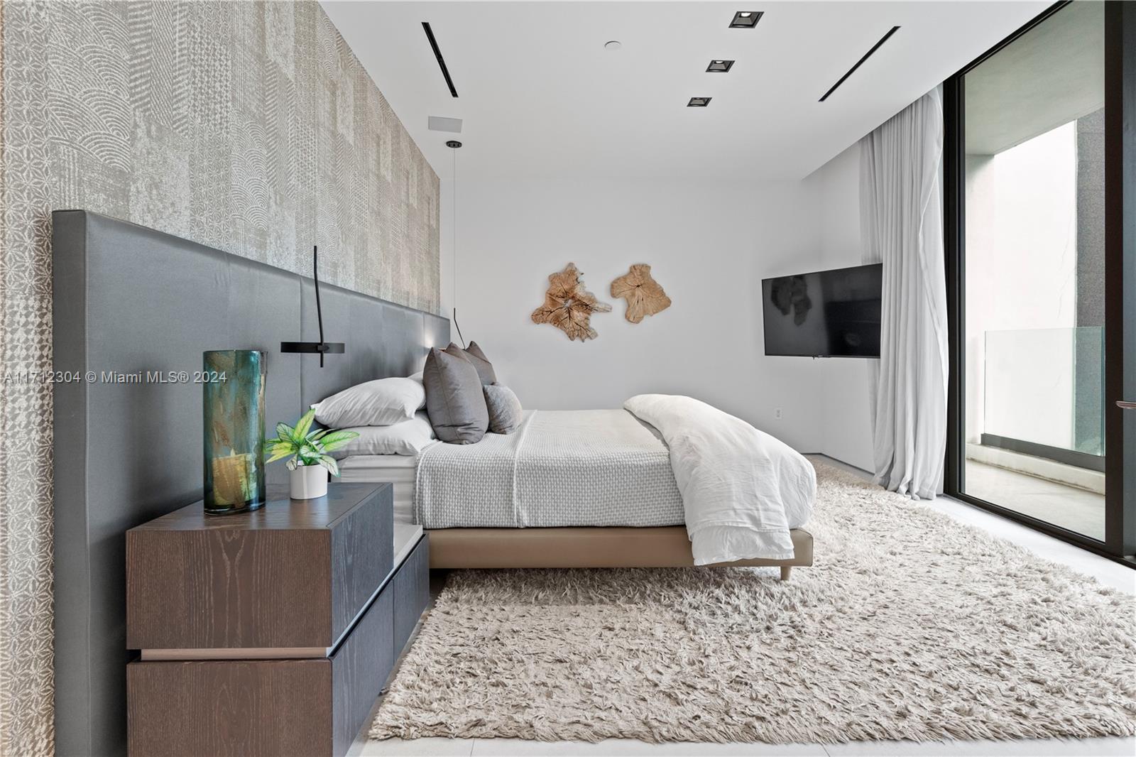 PARAISO BAY CONDO - Residential