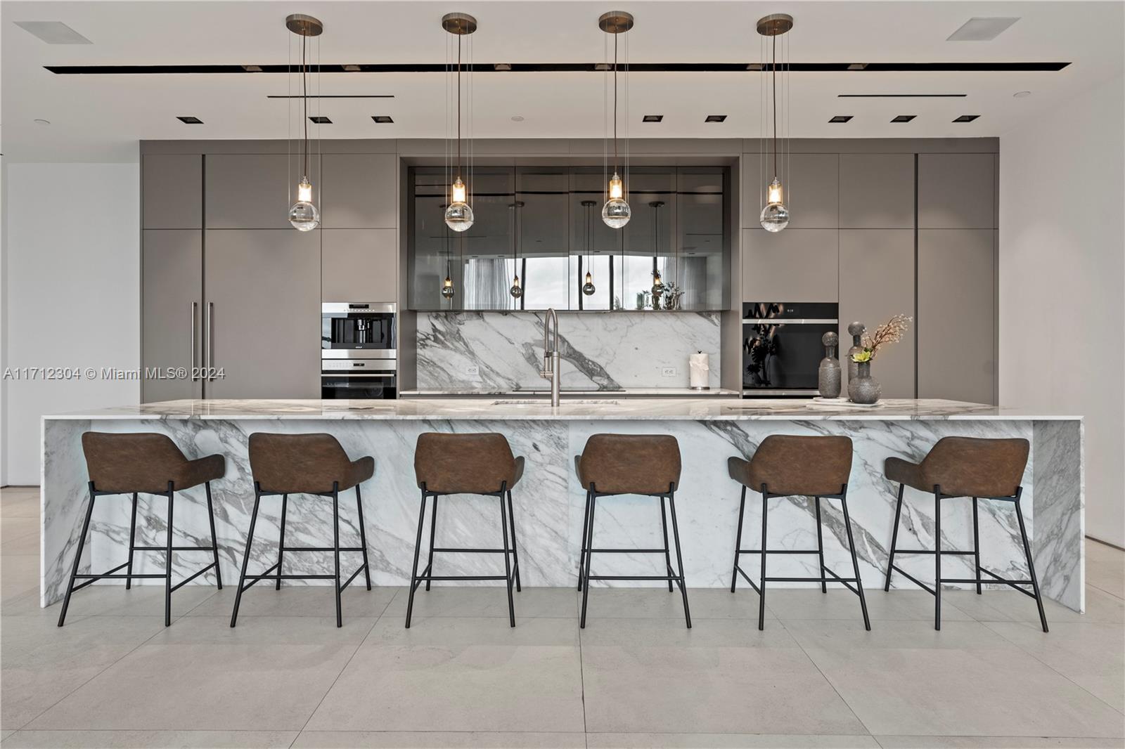 PARAISO BAY CONDO - Residential