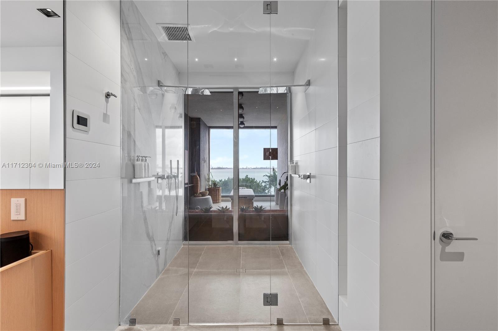 PARAISO BAY CONDO - Residential
