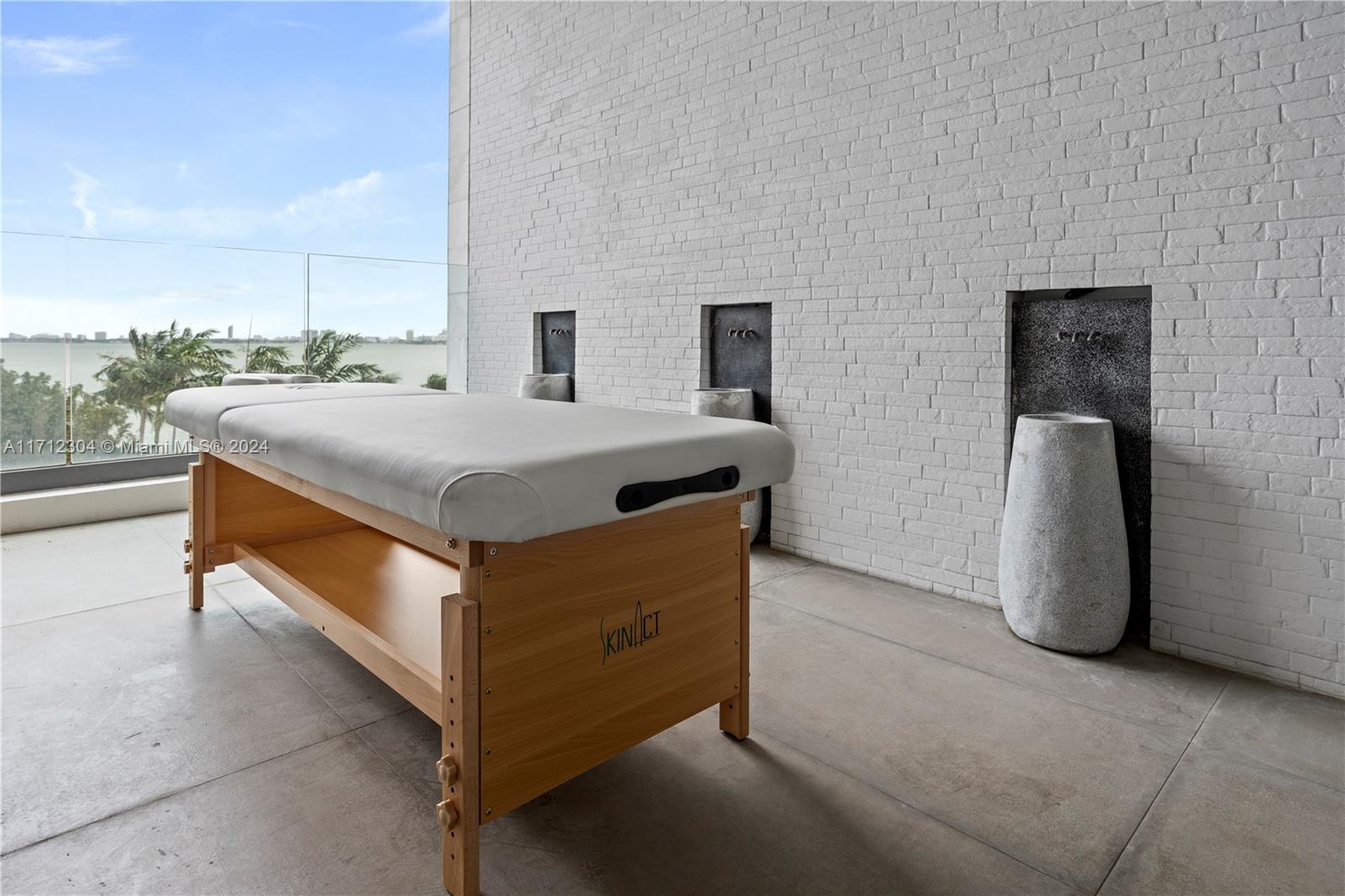 PARAISO BAY CONDO - Residential