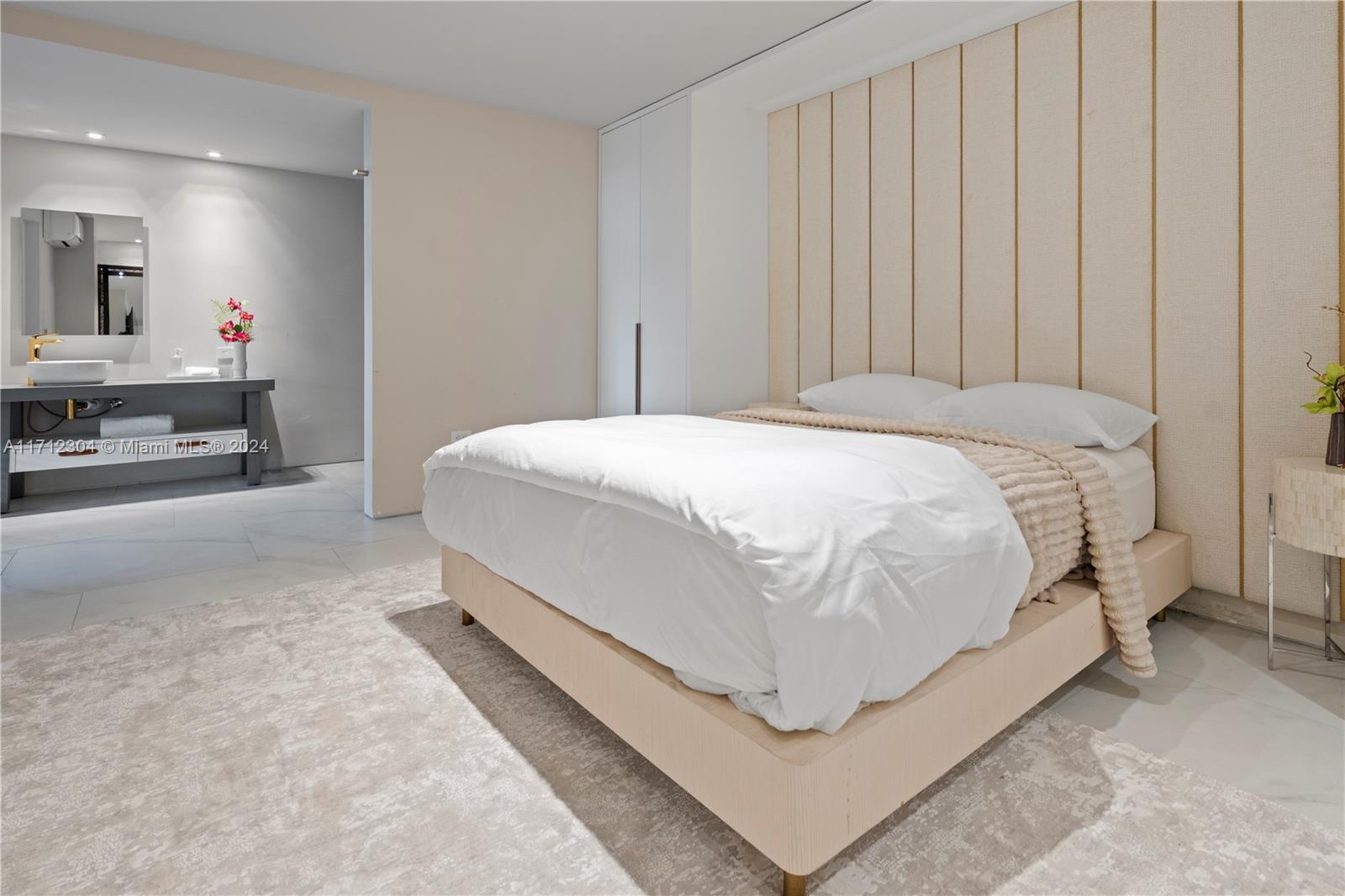 PARAISO BAY CONDO - Residential