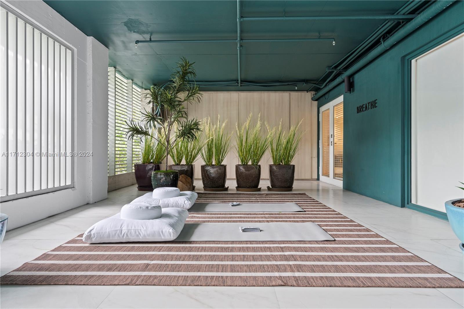 PARAISO BAY CONDO - Residential