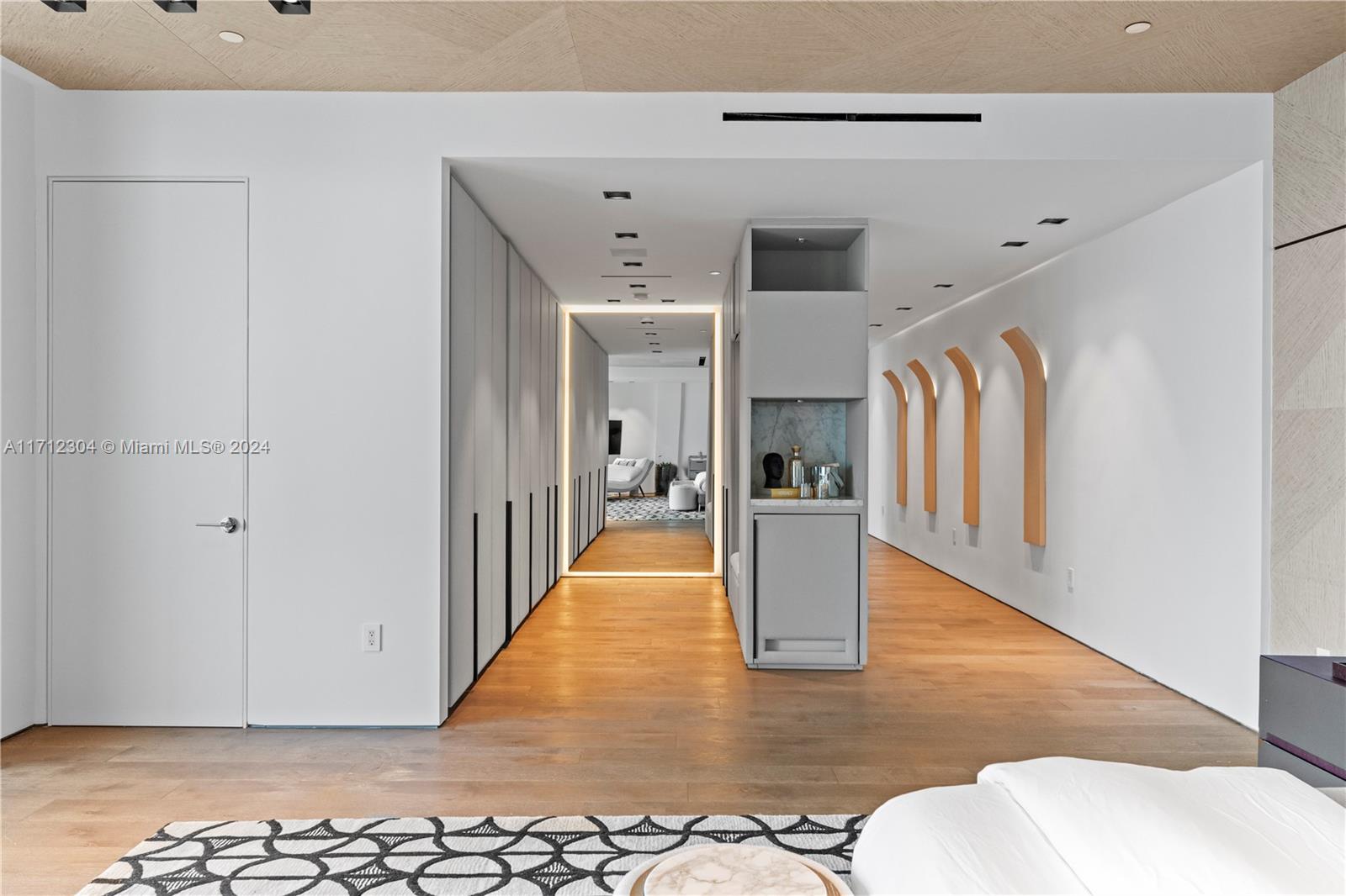 PARAISO BAY CONDO - Residential