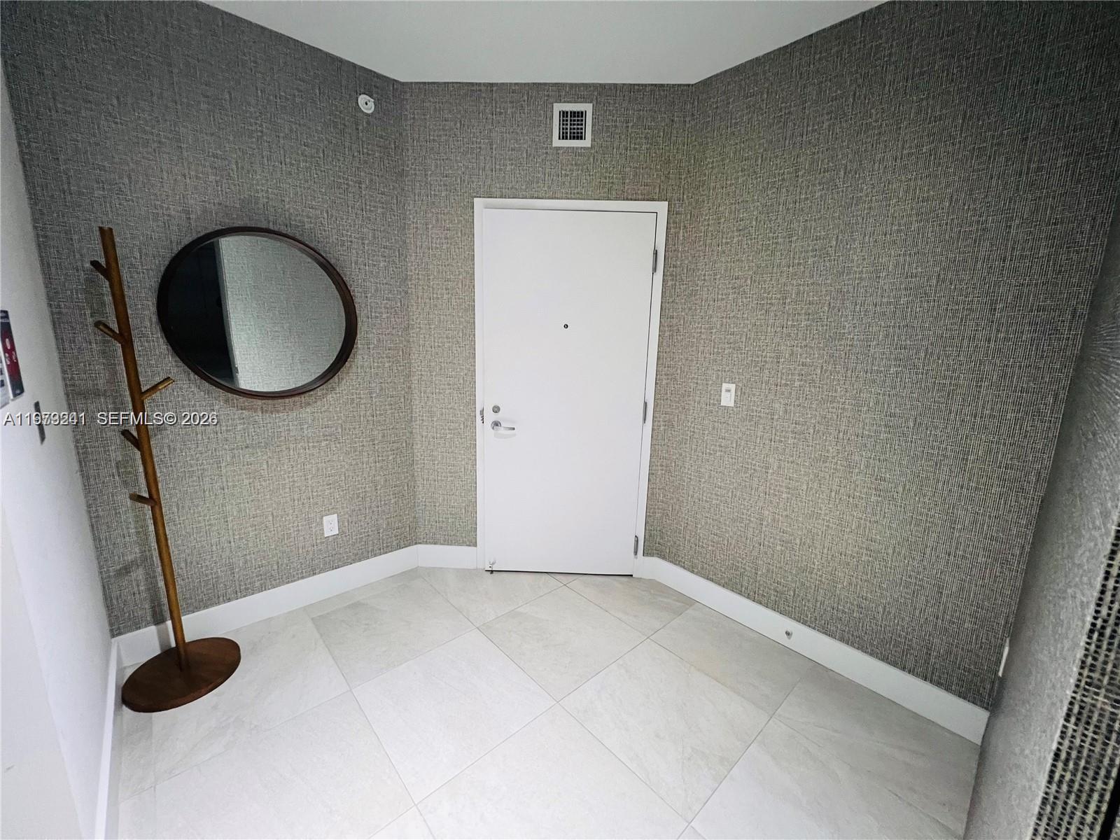 THE HARBOUR SOUTH CONDO - Residential