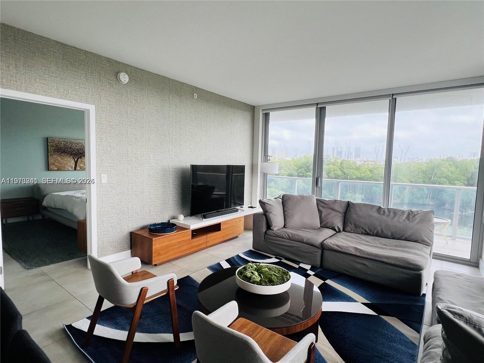 THE HARBOUR SOUTH CONDO - Residential