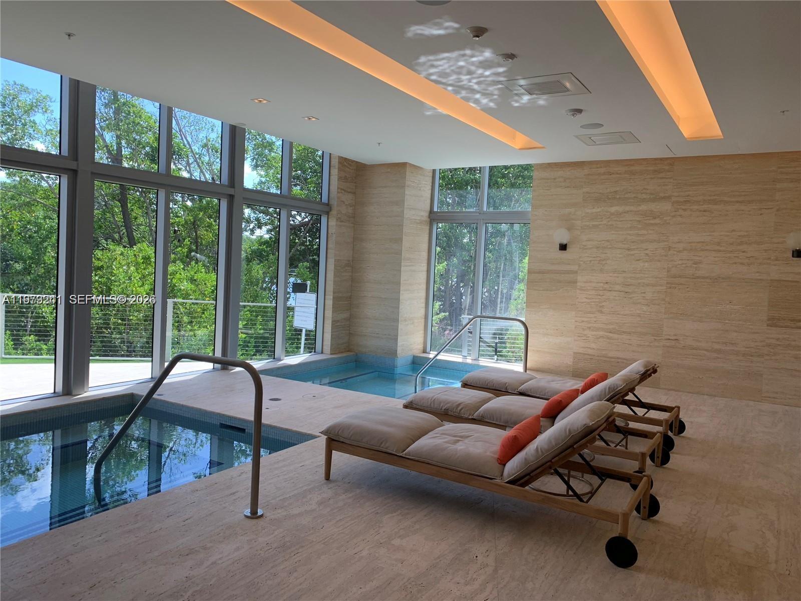 THE HARBOUR SOUTH CONDO - Residential