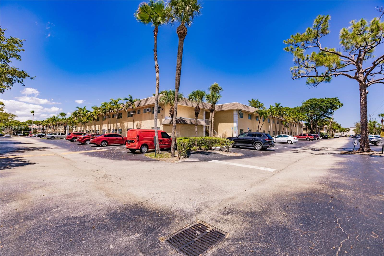 Property for Sale at 5156 Ne 6th Ave 227, Oakland Park, Miami-Dade County, Florida - Bedrooms: 1 
Bathrooms: 1  - $145,000