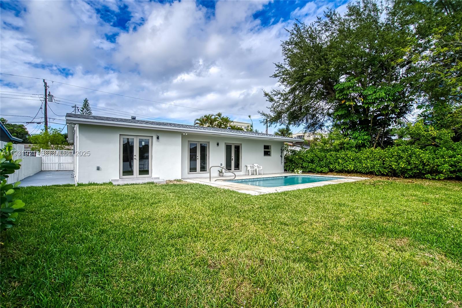 LAKESIDE ESTATES NO 2 - Residential