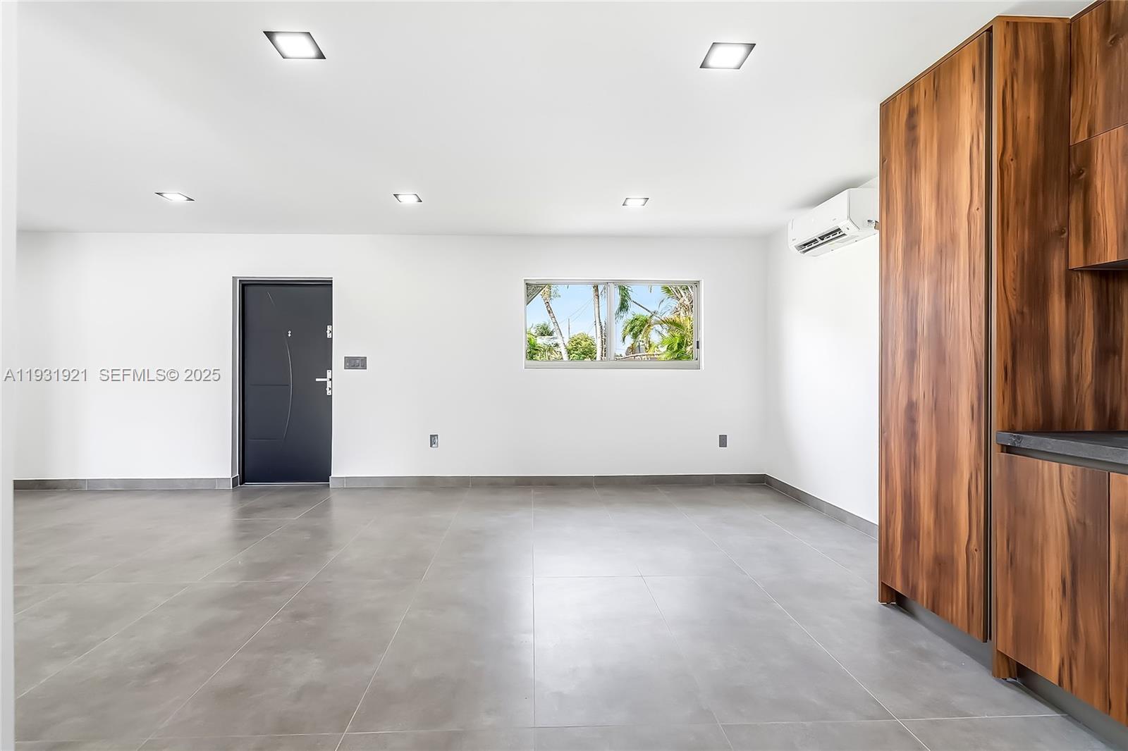 LAKESIDE ESTATES NO 2 - Residential