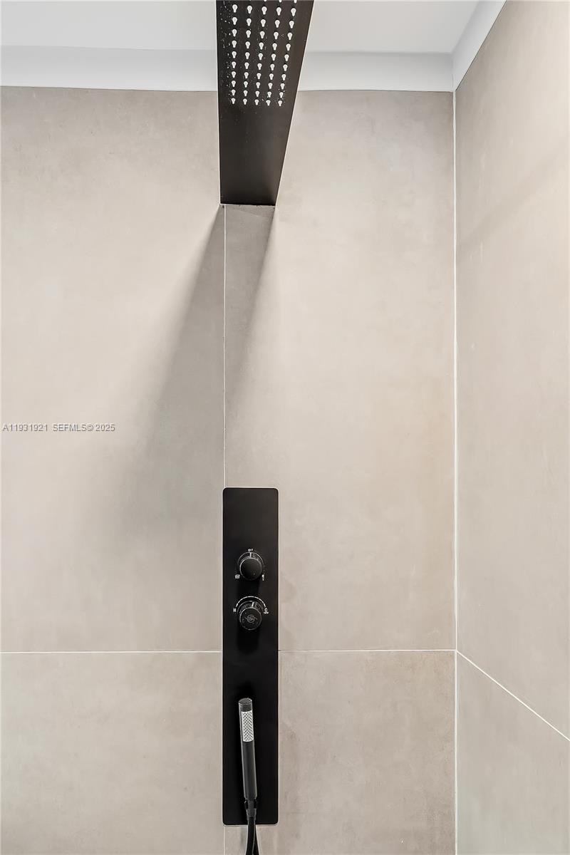 LAKESIDE ESTATES NO 2 - Residential