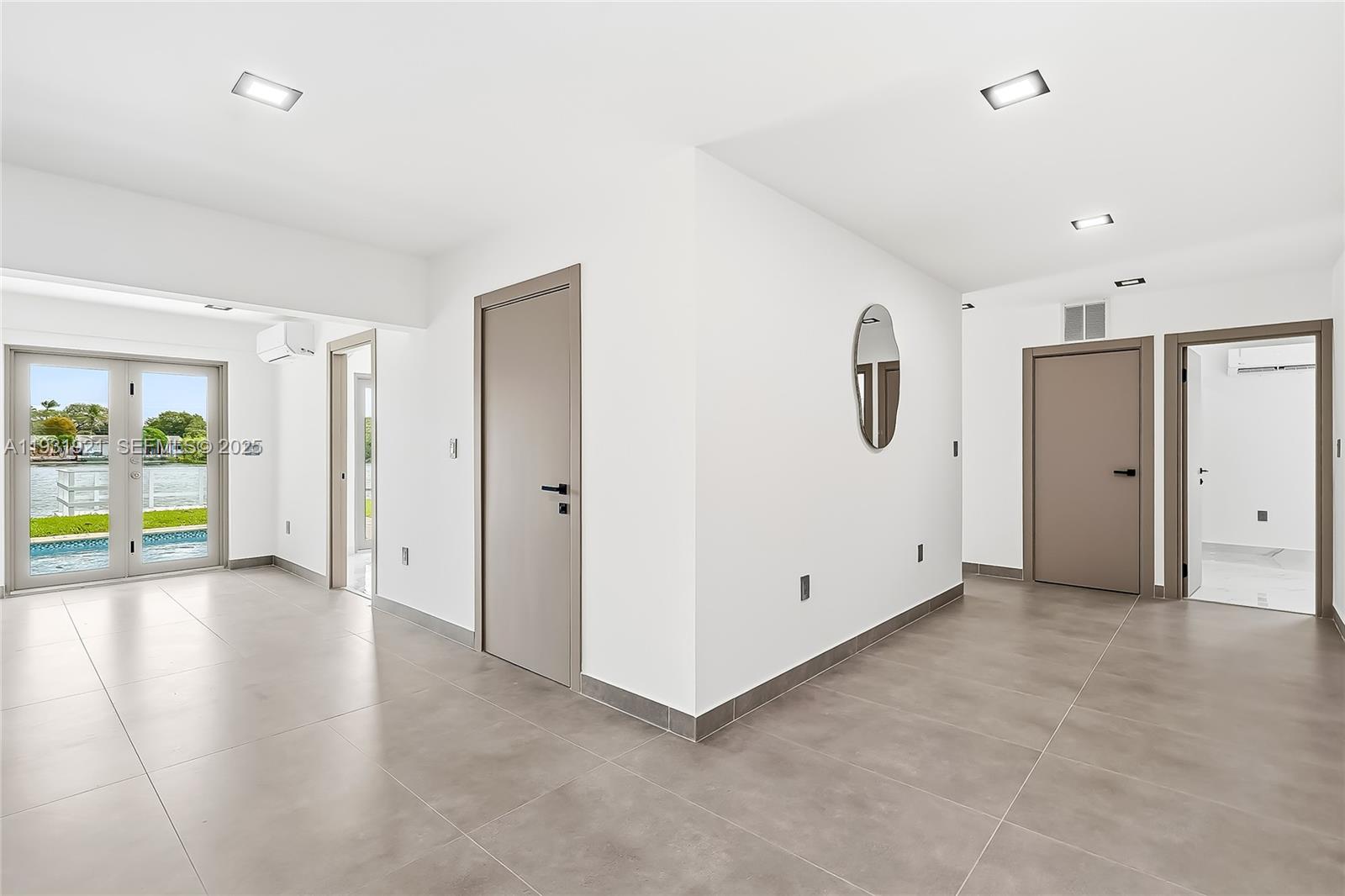 LAKESIDE ESTATES NO 2 - Residential