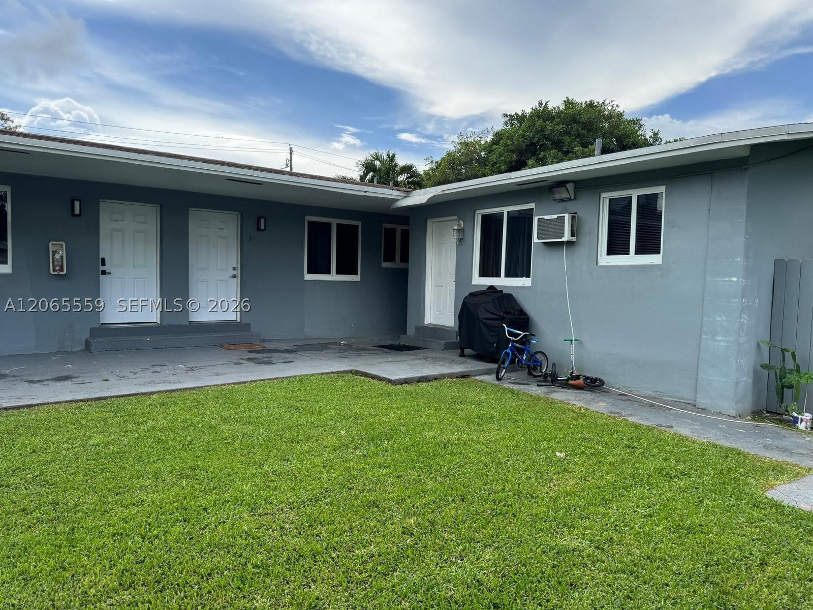 1864 NW 28th St