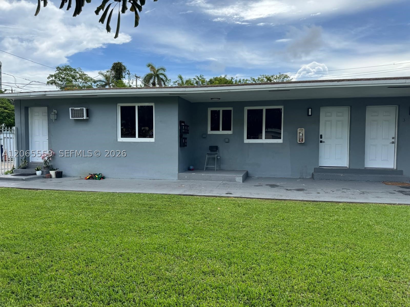 1864 NW 28th St