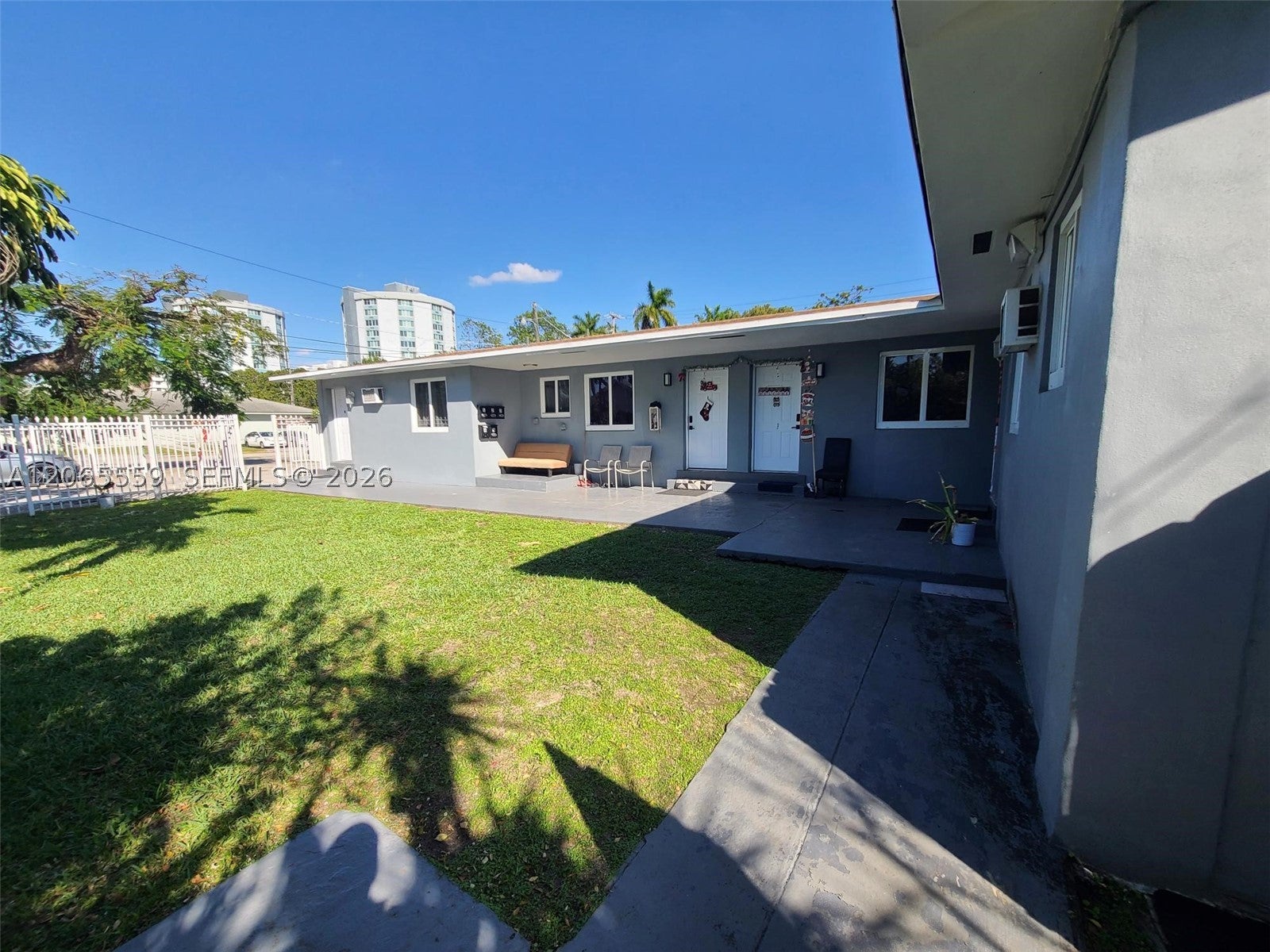 1864 NW 28th St
