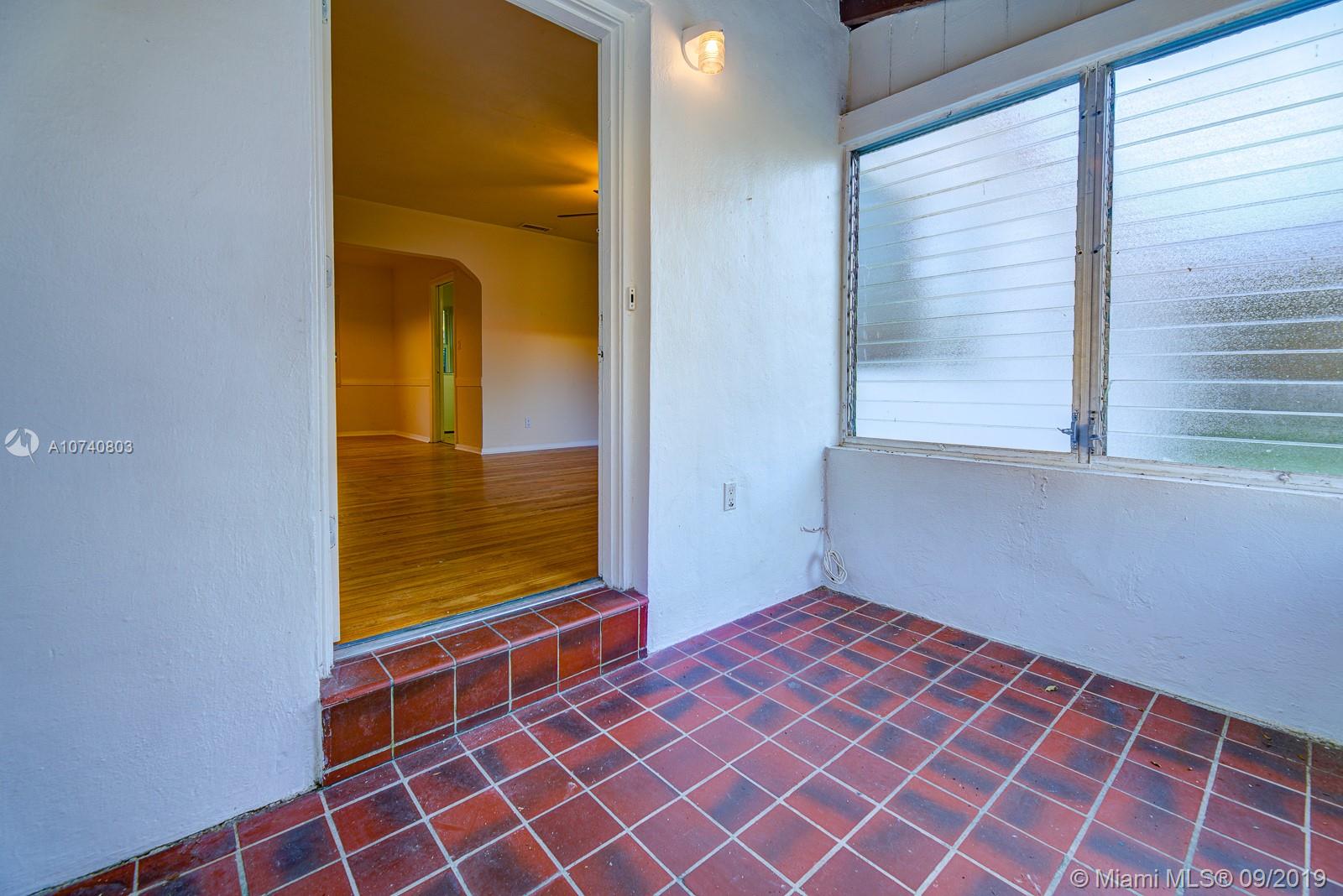 EAST SHENANDOAH - Residential Lease