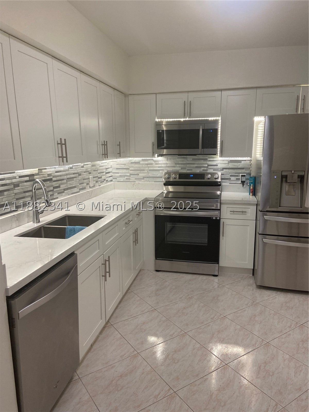 1301 NE 7th St 106