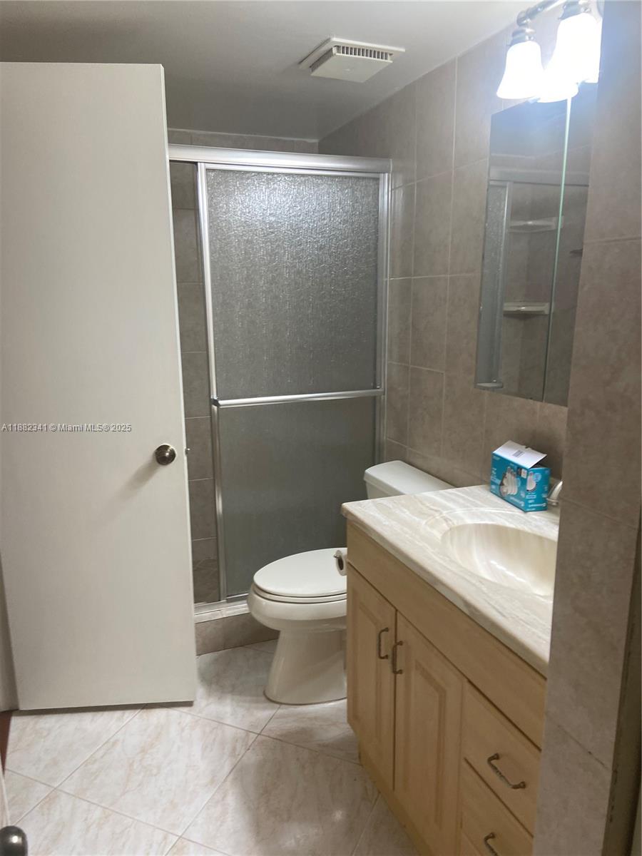 HALLANDALE GARDENS CONDO - Residential Lease