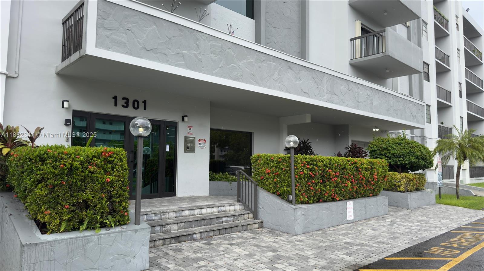 HALLANDALE GARDENS CONDO - Residential Lease