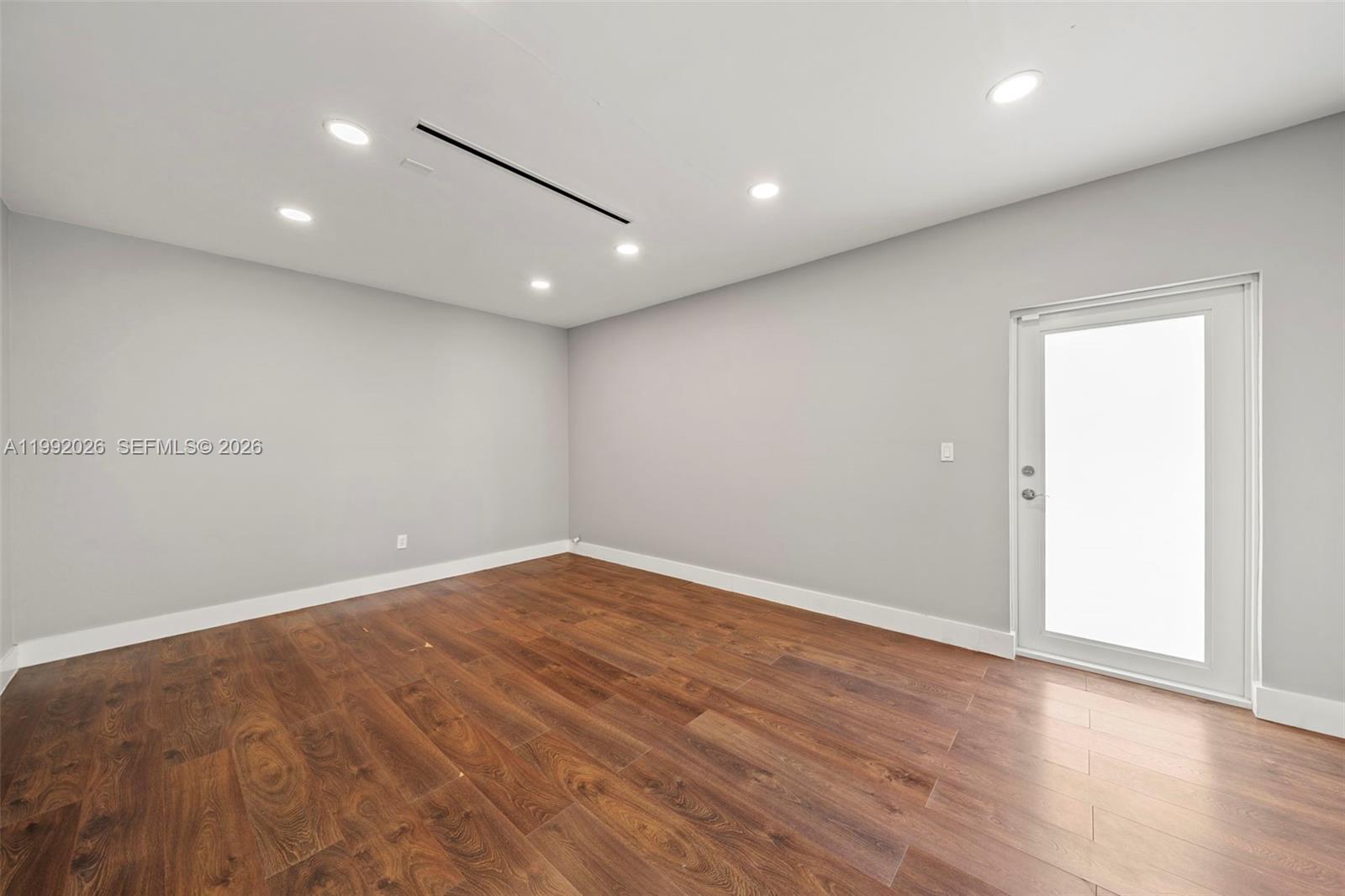 ROYAL CUTLER ESTATES - Residential