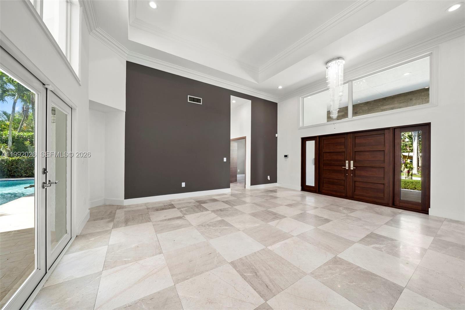 ROYAL CUTLER ESTATES - Residential