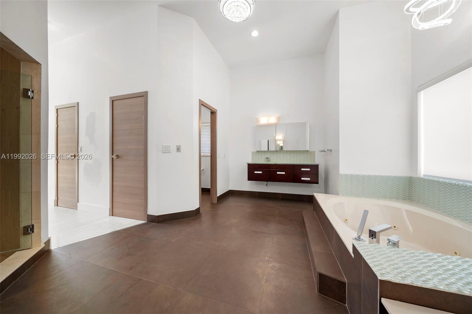 ROYAL CUTLER ESTATES - Residential