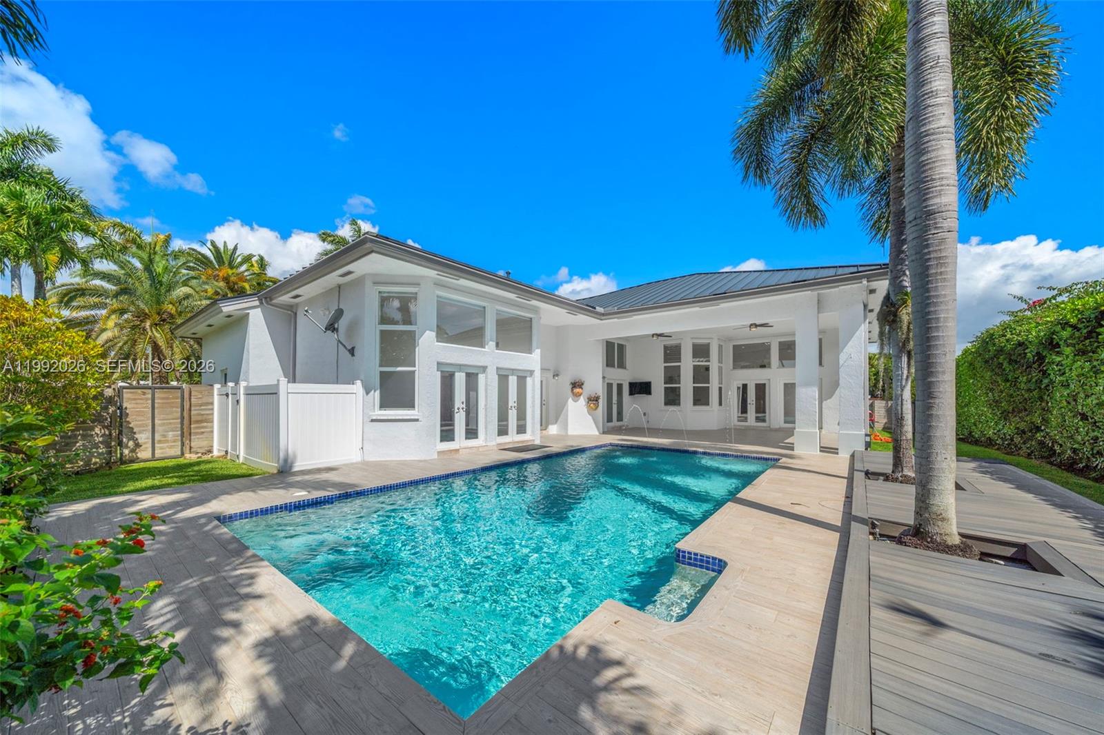 ROYAL CUTLER ESTATES - Residential