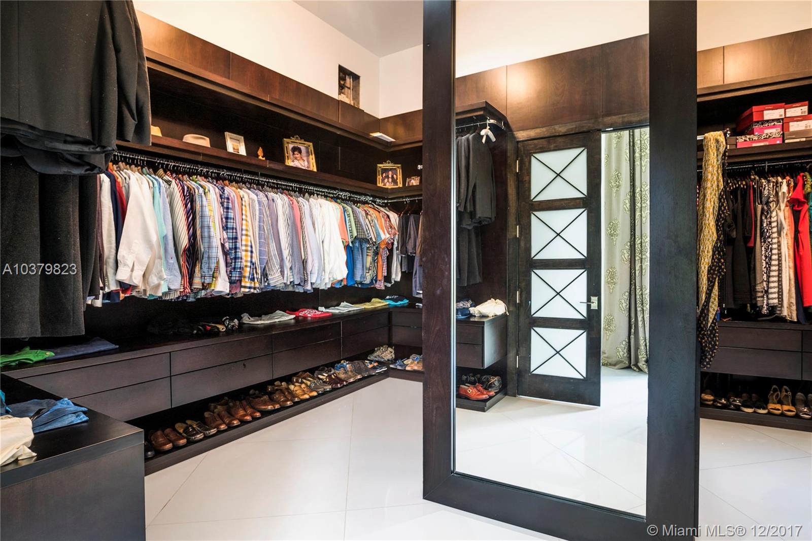 TOWN & RANCH ESTS - Residential